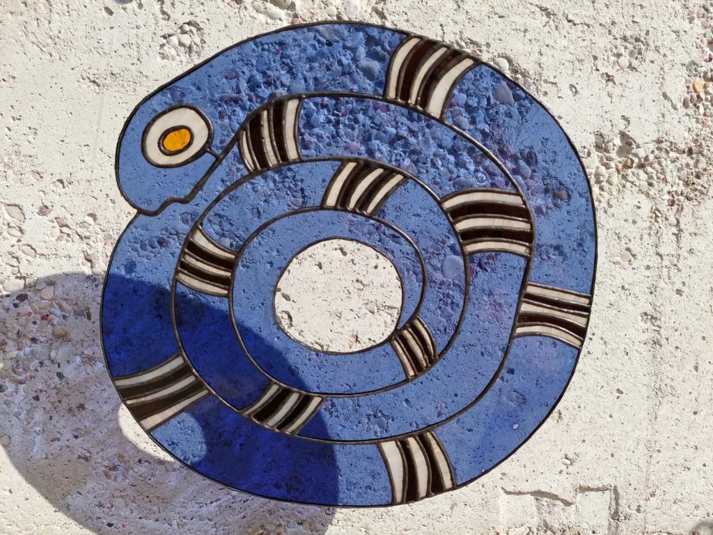 vitražas-žaltys-spalvotas stiklas-stainedglass-glasstale-suncatcher-tiffany technologija