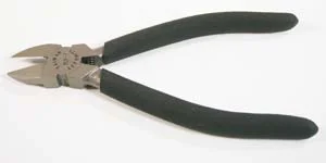 replės vario vielai ir alavo profiliams karpyti darant vitražus